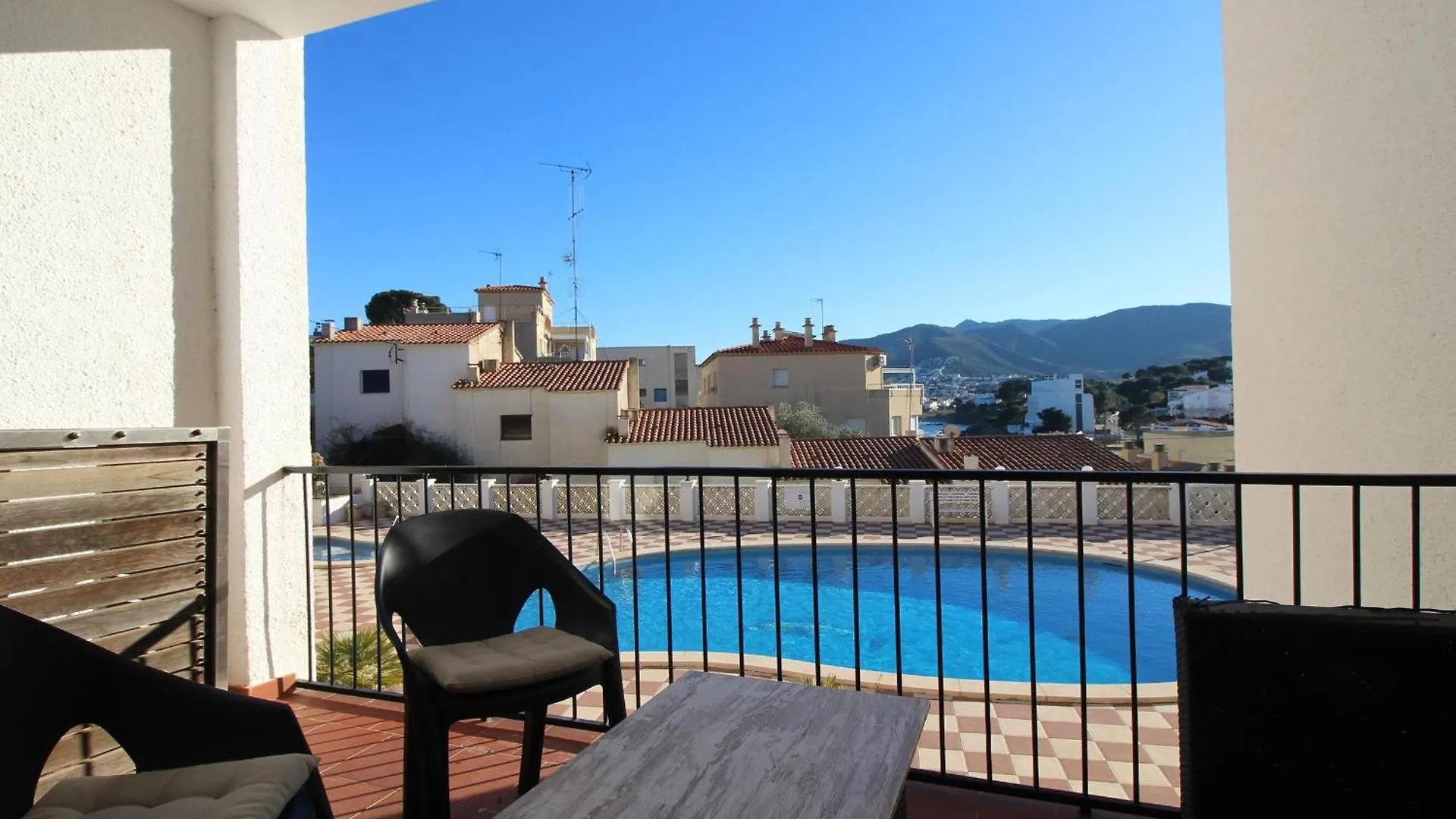 Cabioni 4 - Amplia Casa Adosada Con Piscina Comunitaria Abierta De Junio A Septiembre, Situada A Pocos Metros De La Playa De Grifeu - Es-228-196 Llança Dom wakacyjny